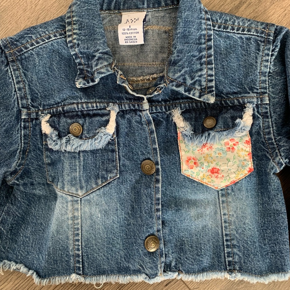 Baby Gap frayed denim jacket with floral patch 12-18m
